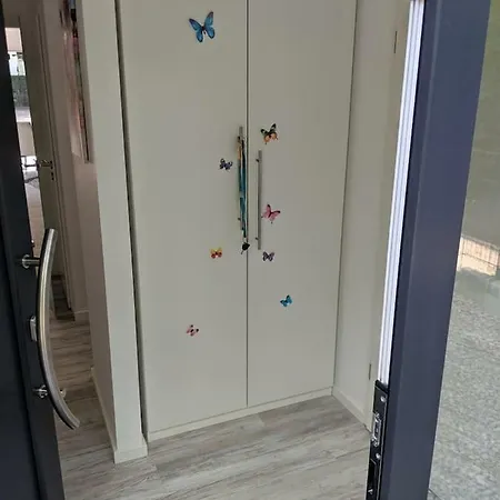 Nyaraló Exklusives Reihenhaus Mit Terrasse