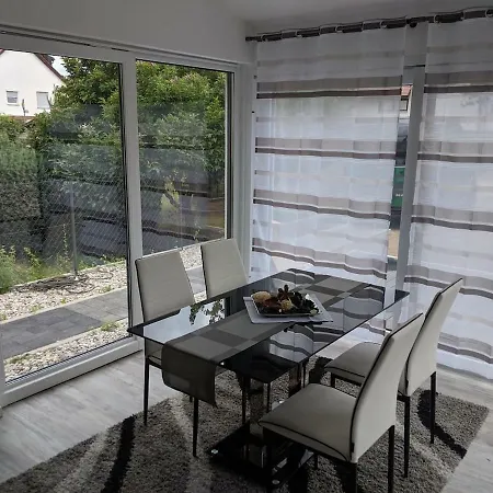 Exklusives Reihenhaus Mit Terrasse Nyaraló Neusass
